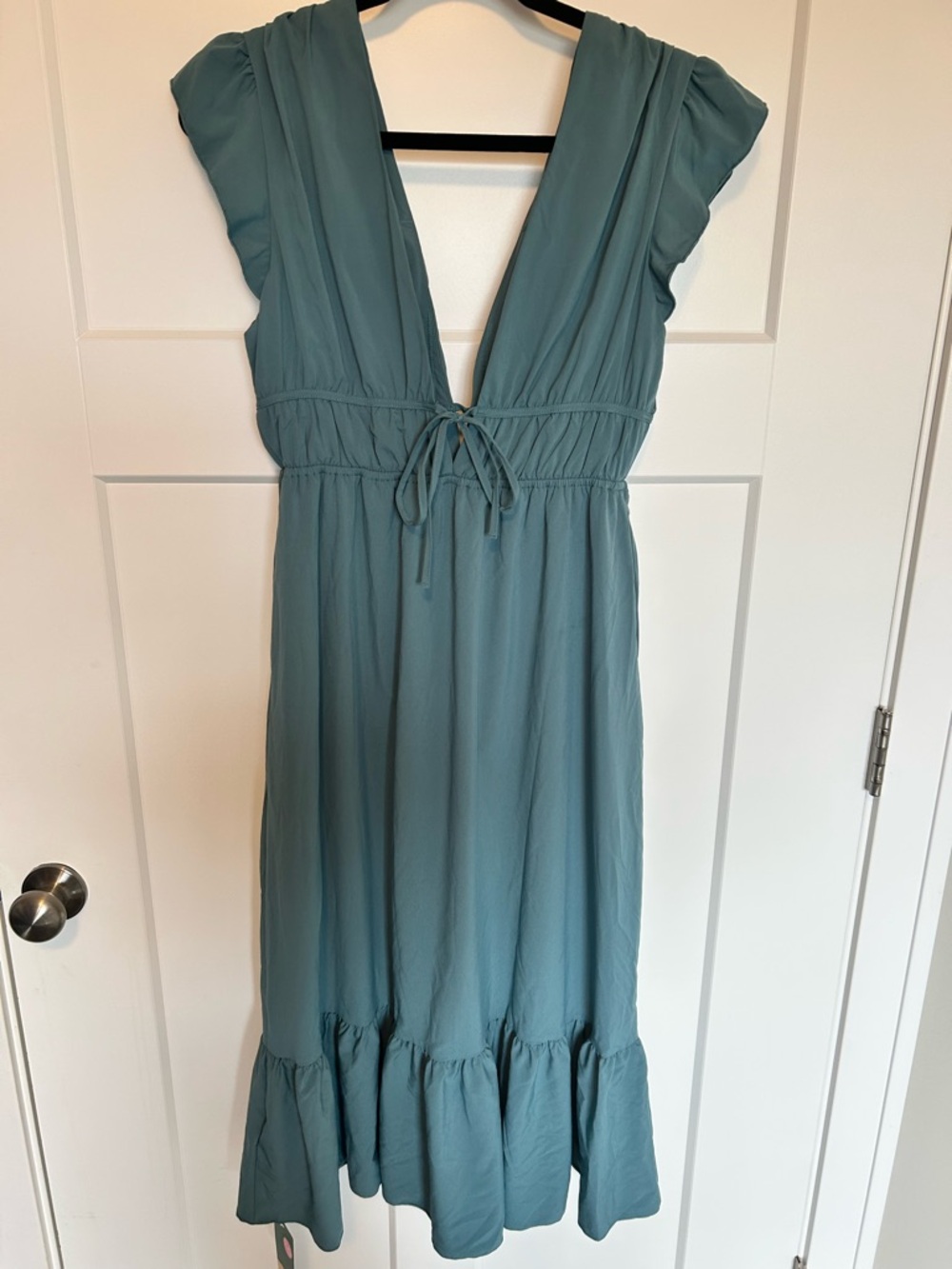 HALARA Breezeful™ Dusty Sage V-Neck Midi Dress - Size S NWT - Picture 3 of 7
